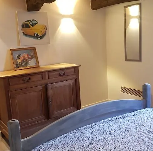 Loustalneve * Bourg-de-Visa