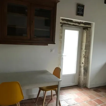 Loustalneve * Bourg-de-Visa