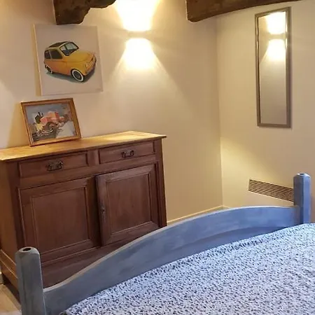 Loustalneve * Bourg-de-Visa