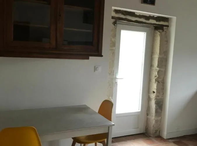 Loustalneve * Bourg-de-Visa